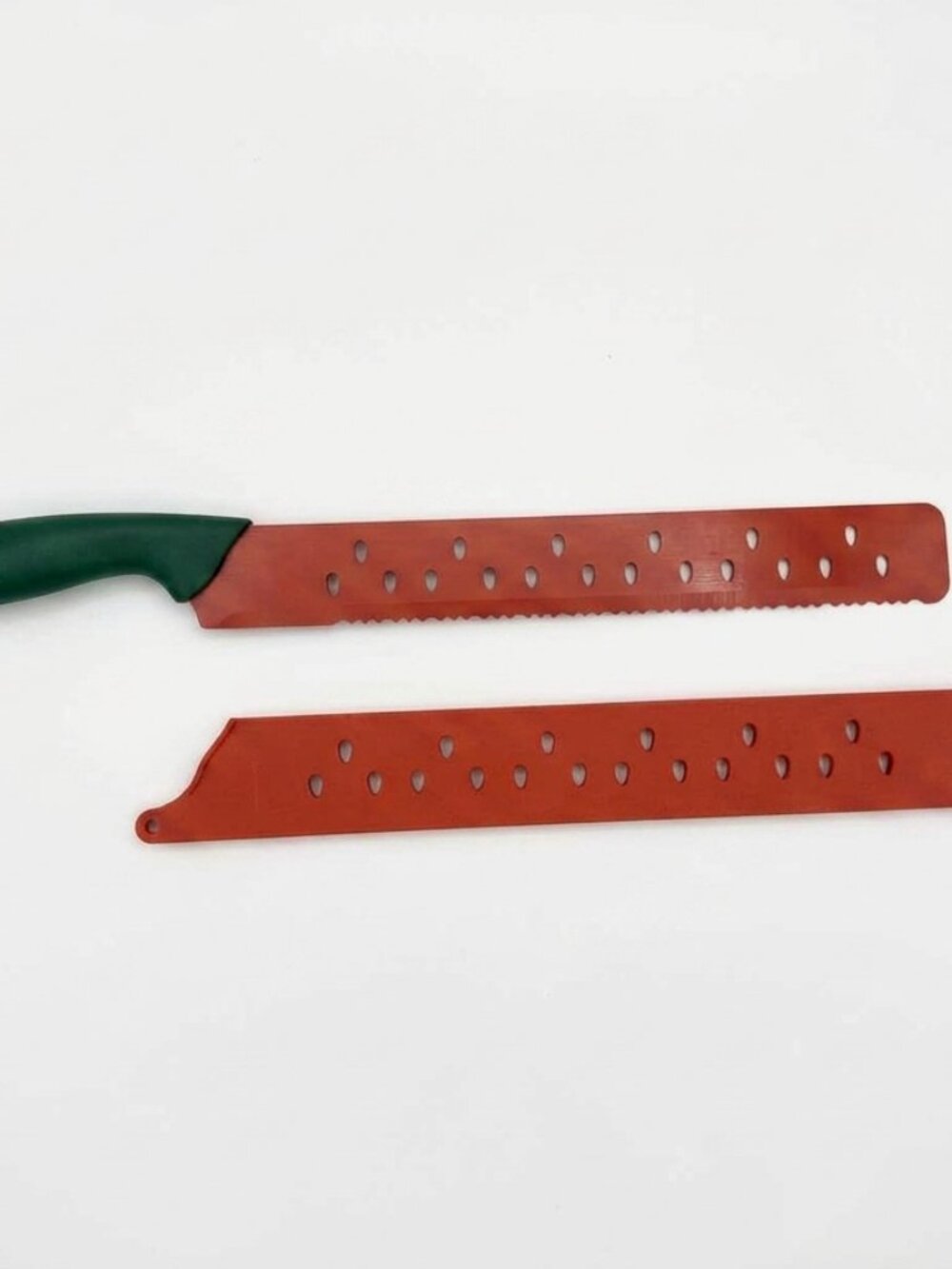 Kuhn Rikon Watermelon Knife & Set of 12 Colorful Plastic Plates EUC - Picture 3 of 13